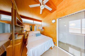 2 bedrooms, desk, iron/ironing board, free WiFi - Central Puerto Vallarta condo with pool, ocean views & fast WiFI - walk to beach (Puerto Vallarta)