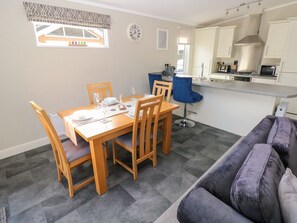 Dining - Lodge 53, Kilgetty, Pembrokshire (Narberth)