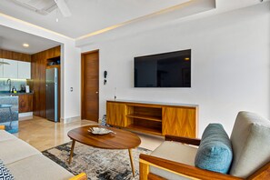 TV - Stylish waterfront condo with amazing pool, hot tub & balcony (Puerto Vallarta)