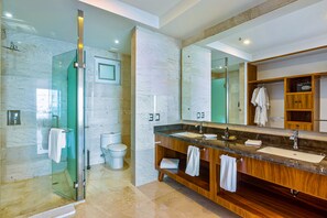 Shower, hair dryer, towels - Stylish waterfront condo with amazing pool, hot tub & balcony (Puerto Vallarta)