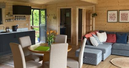 Charming Primrose Retreat in Somerset