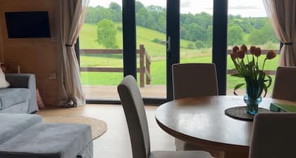 Charming Primrose Retreat in Somerset