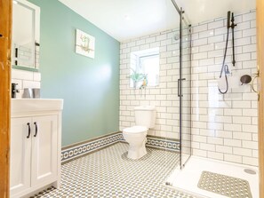 Shower - Bwythyn Y Wennol, Beddgelert (Caernarfon)