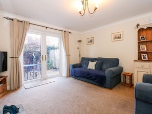 Living area - 1 Crowlands Cottages, Norfolk. (Holt)