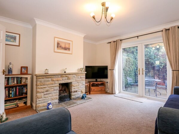 Living area - 1 Crowlands Cottages, Norfolk. (Holt)