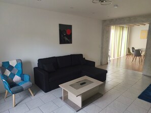 Living area - Holiday Home “Le Gîte Des Anges” with Air Conditioning (Angé)