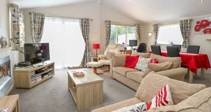 21 Norman Drive Lodge, Burgh Castle