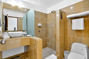 Shower, hair dryer, towels - Luxury hillside suite with infinity pool, ocean views, hot tub & terrace seating (Puerto Vallarta)