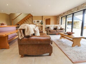 リ  ビング エリア