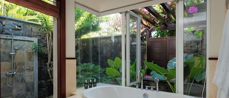 シャワー、ヘアドライヤー、ビデ、タオル