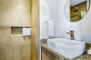 Shower, hair dryer, towels - Ocean-view condo in Puerto Vallarta with rooftop pool, fitness room, and balcony (Puerto Vallarta)