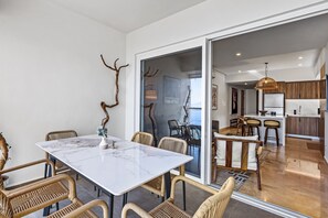 Dining - Charming condo with beautiful ocean views, pool and vibrant Mexican-style décor (Puerto Vallarta)