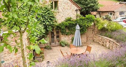 The Lodge Farm Barn, Deepdean