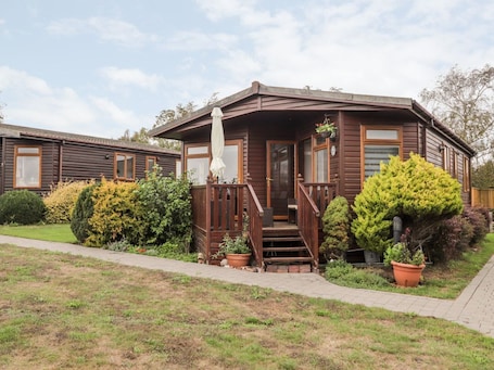 Exterior. 4 Country View Park, Seasalter