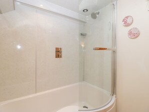 Shower - Warehams Barn, Burton Bradstock (Dorchester)