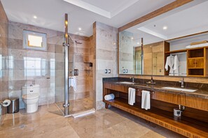 Shower, hair dryer, towels - Luxurious condo with huge, oceanfront balcony, pool & pool spa (Puerto Vallarta)