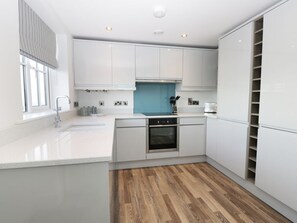 Dishwasher - Chine Cottage, Sandsend (Whitby)