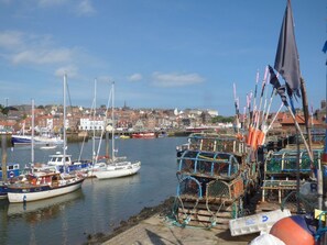 Marina - Chine Cottage, Sandsend (Whitby)
