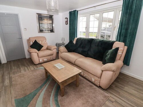 13 Gower Holiday Village, Scurlage