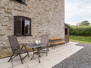 Outdoor dining - Halls Mill, Huntington, Herefordshire (Kington)