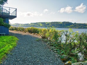 Property grounds - Arenig - Lake Bala, Bala (Bala)