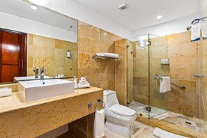 Shower, hair dryer, towels - Spacious suite with wraparound terrace, rooftop infinity pool & resort amenities (Puerto Vallarta)