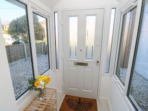 Interior - 1 Star Cottages in Freshwater. (Freshwater)