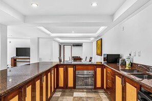 Fridge, microwave, oven, stovetop - Partial ocean-view suite with 3 pools, hot tub, spa & balcony (Puerto Vallarta)