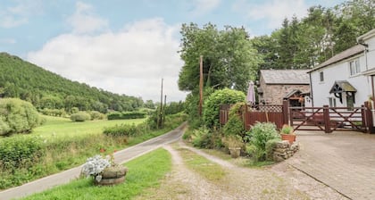 The Little White Cottage, Ruthin