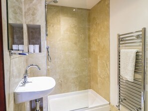Shower - Brunnion House, St Ives (Hayle)