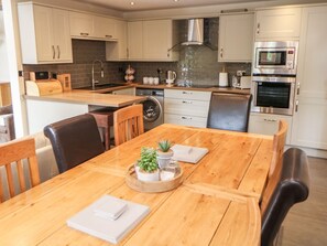Dishwasher, high chair - 3 Pheasant Lane, Bolsterstone / Ewden Village (Sheffield)