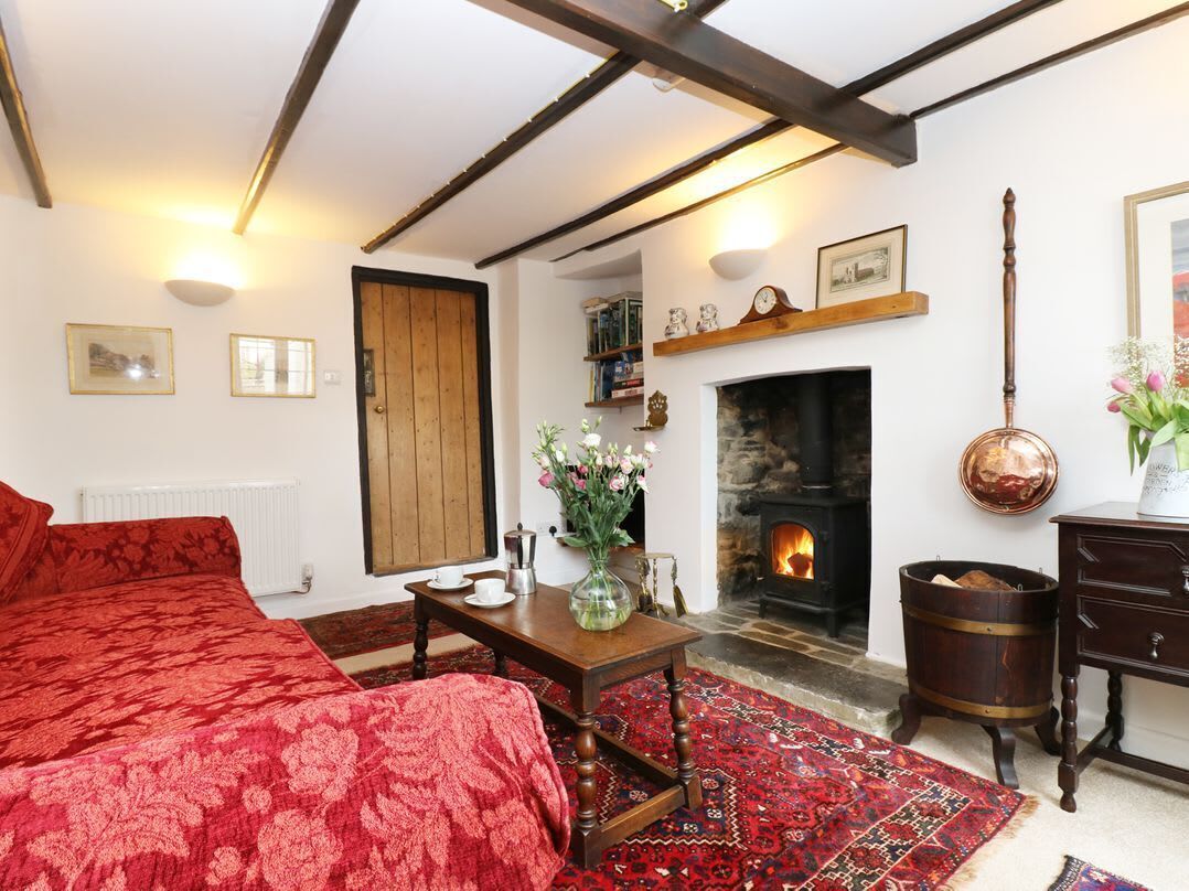 13 Castle Hill, Lostwithiel - Fowey