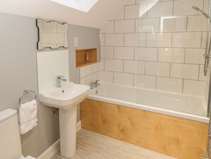 Shower - May Cottage, Snainton (Scarborough)