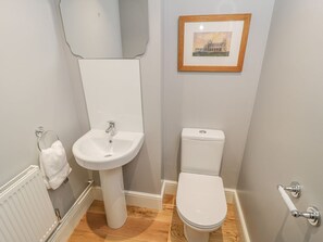 Shower - May Cottage, Snainton (Scarborough)