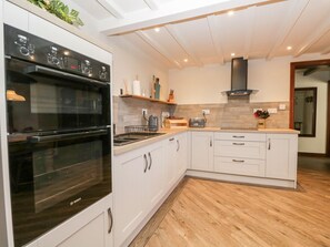 Private kitchen - 1 Cherry Tree Cottage, Millom, Cumbria (Millom)