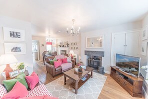Fireplace - Poppy's Cottage Retreat in Grasmere (Ambleside)