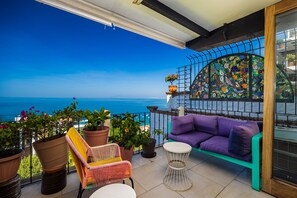 Terrace/patio - Charming condo featuring ocean views, pool & private terrace (Puerto Vallarta)