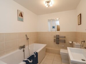 Shower - Sail Away, 17 Union Mill, Whitby (Whitby)