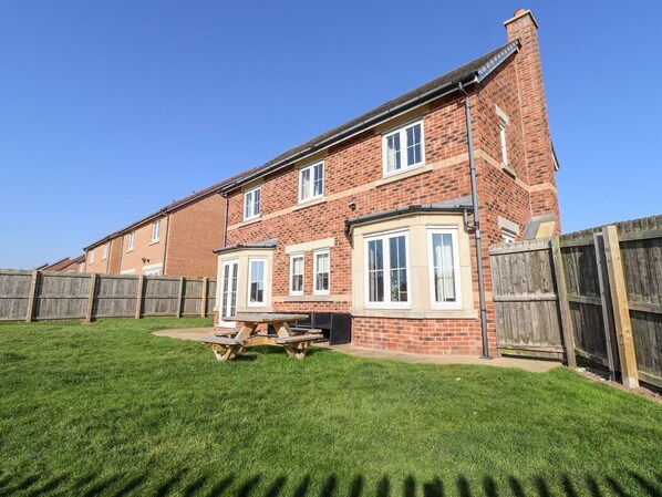 Outdoor dining - Sandy Shore, Beadnell (Chathill)