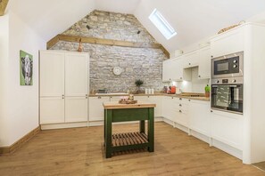 Private kitchen - Old Farm Stables, Sparkford (Yeovil)