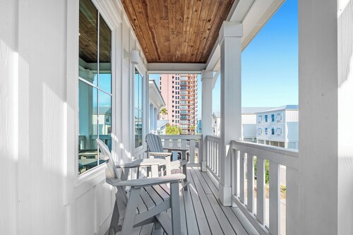 Luxury Beachside Home, 50 Steps To Beach, Gorgeous Pool, Gulf View, Sleeps 14
