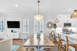 Dining - Luxury Beachside Home, 50 Steps To Beach, Gorgeous Pool, Gulf View, Sleeps 14 (Orange Beach)