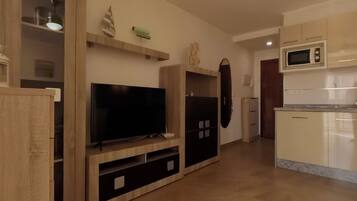 House, Smoking