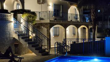 House, Smoking | 4 bedrooms