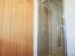 Shower - Loch View Property in Bernera (Isle of Lewis)
