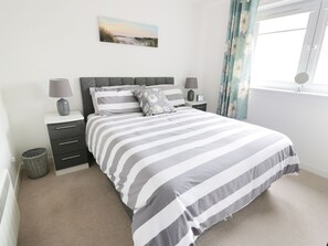 2 bedrooms, WiFi - MACS Place: Cozy Stay in Largs (Largs)