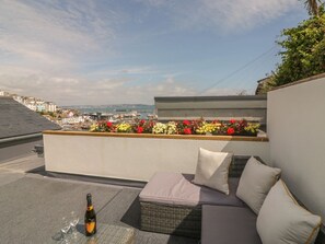 Terrace/patio - Harbour View Retreat, Brixham (Brixham)
