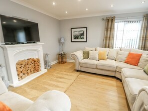 Living area - 1 The Old Smithy, Cemaes Bay (Cemaes Bay)