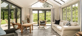 Hillside, Shaftesbury