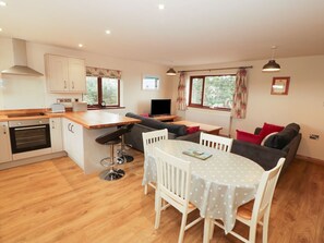 Interior - Bwythyn Neithior: Cozy Retreat (Llannerch-y-Medd)